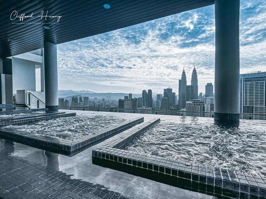 The Colony By Infinitum Best Pool View Klcc Trx Merdeka 118 Kl Tower Kuala Lumpur Exterior photo